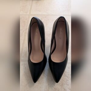 4.7" Black Platform Stiletto size 7.5
